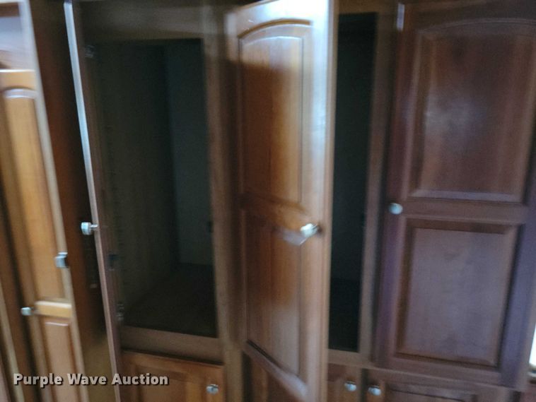 image for item DX6599 2008 Mandalay Lovers Nest RV