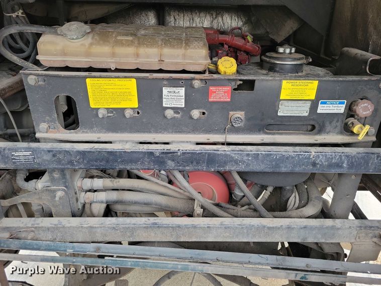 image for item DX6599 2008 Mandalay Lovers Nest RV