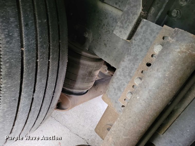 image for item DX6599 2008 Mandalay Lovers Nest RV