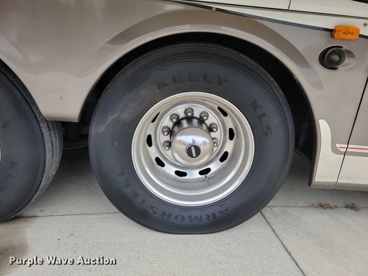 image for item DX6599 2008 Mandalay Lovers Nest RV