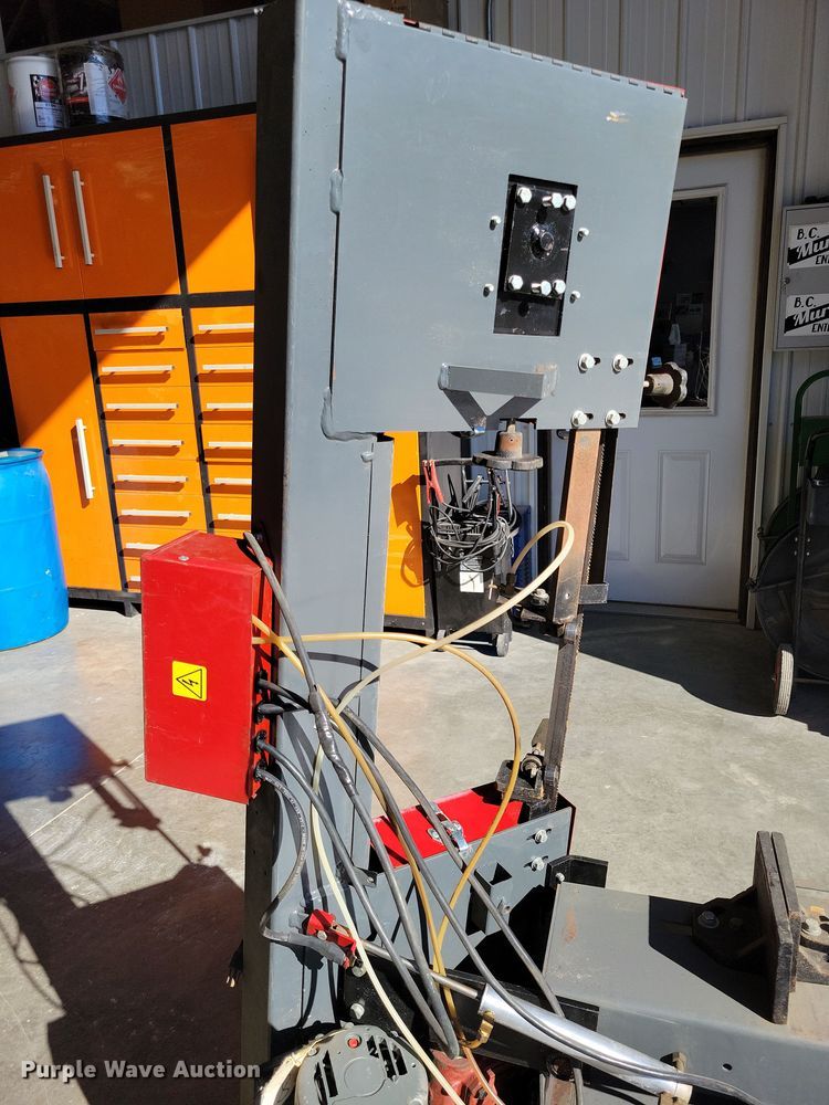 image for item DX6600 Ramco RS100P band saw