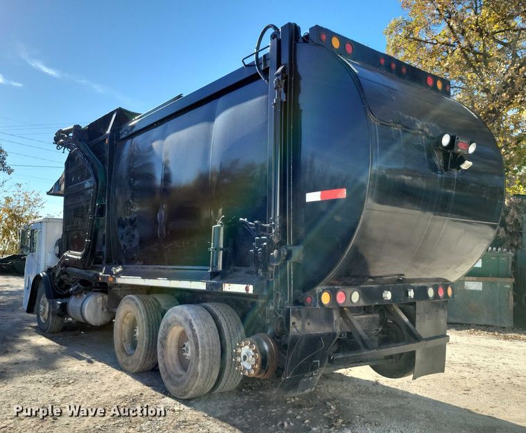 image for item DX6601 2004 Mack  600 refuse truck