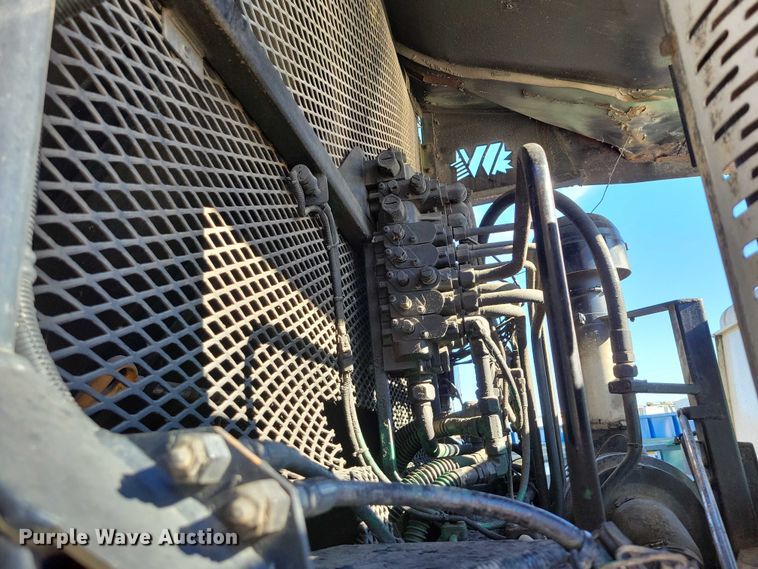 image for item DX6601 2004 Mack  600 refuse truck