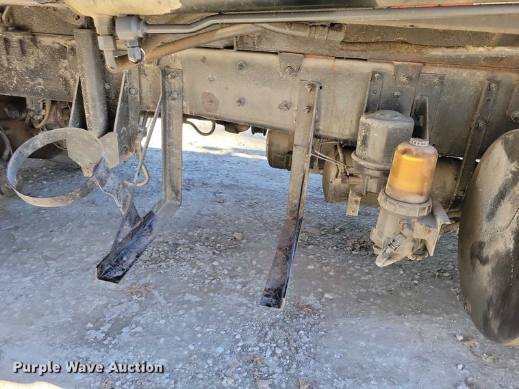 image for item DX6601 2004 Mack  600 refuse truck