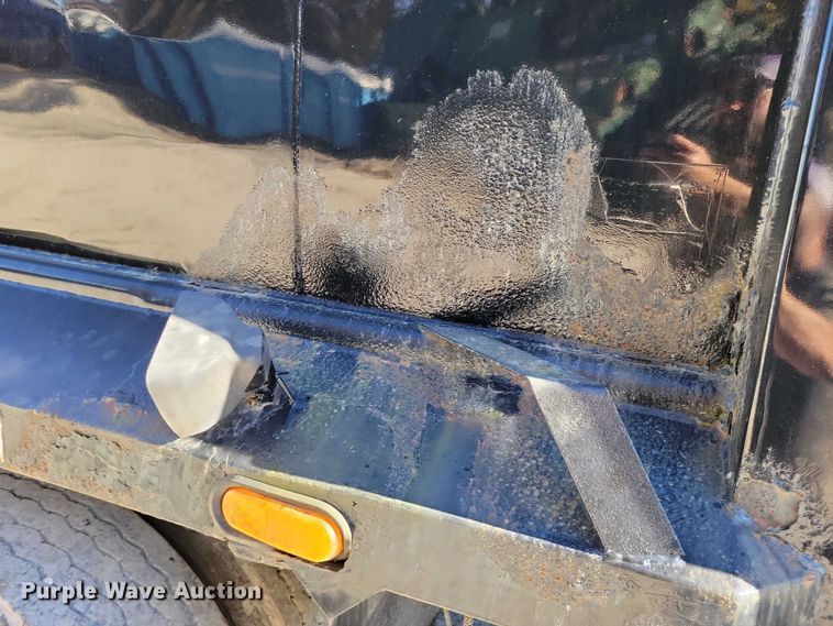 image for item DX6601 2004 Mack  600 refuse truck