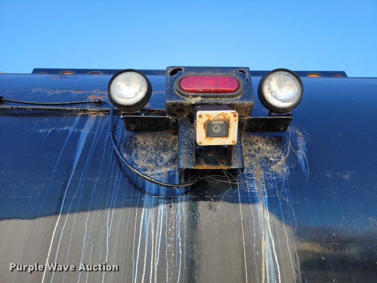 image for item DX6601 2004 Mack  600 refuse truck