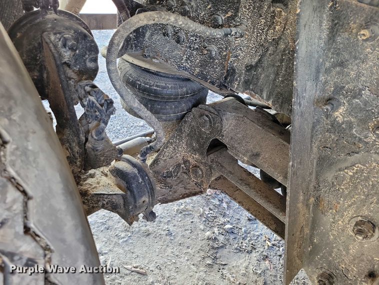 image for item DX6601 2004 Mack  600 refuse truck