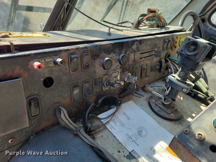 image for item DX6601 2004 Mack  600 refuse truck