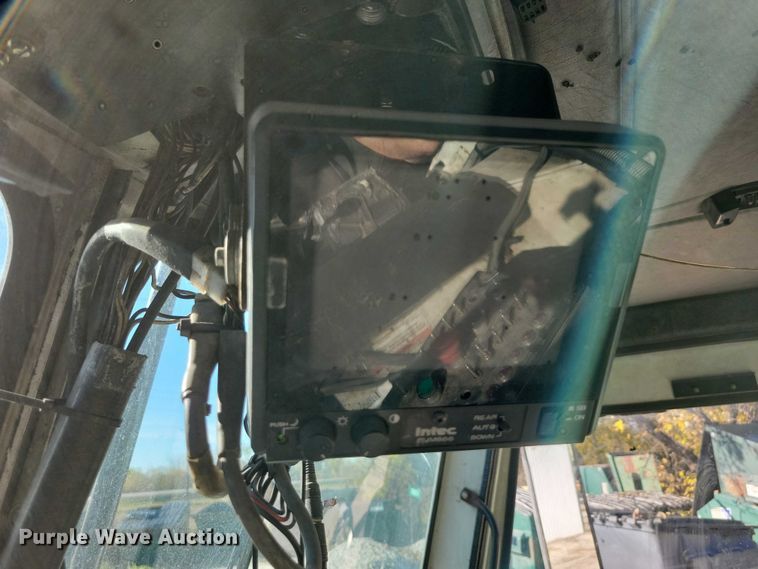 image for item DX6601 2004 Mack  600 refuse truck