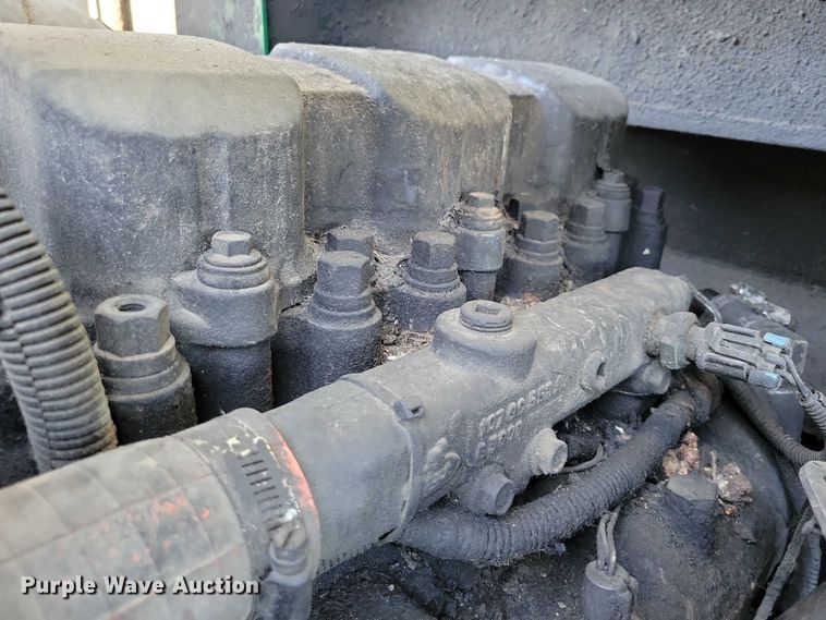 image for item DX6601 2004 Mack  600 refuse truck