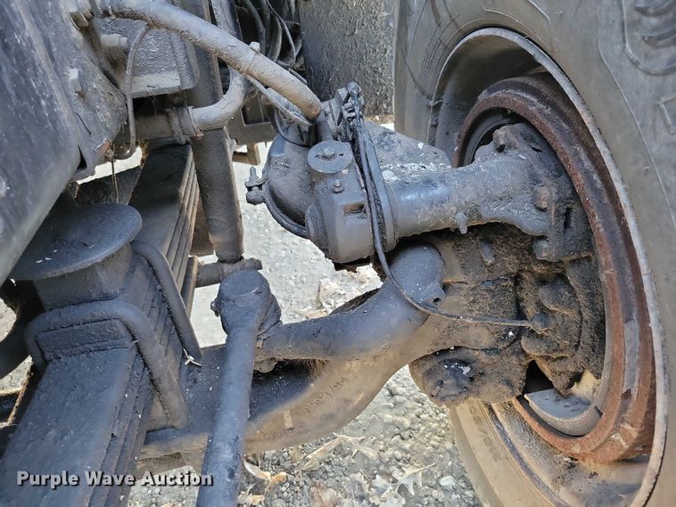 image for item DX6601 2004 Mack  600 refuse truck