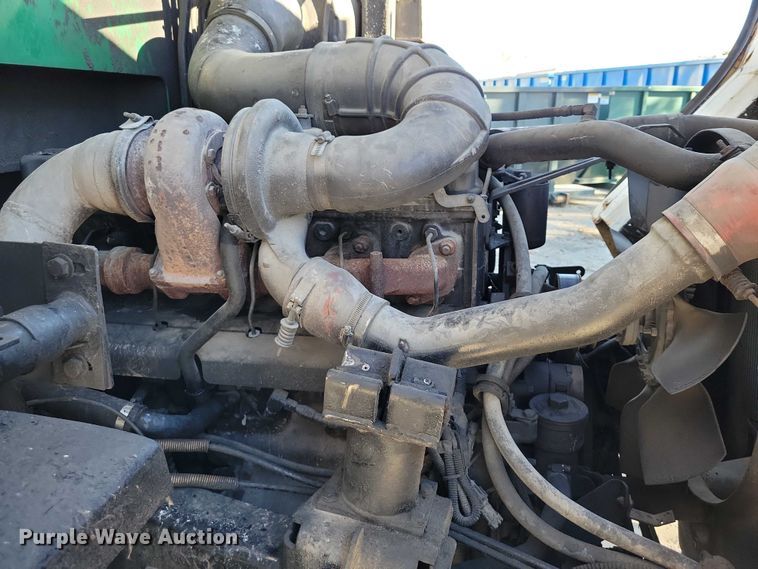 image for item DX6601 2004 Mack  600 refuse truck