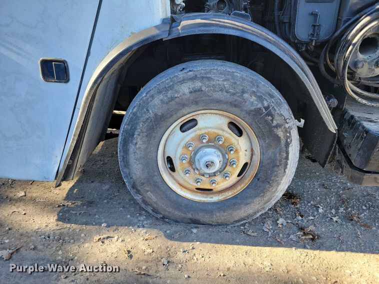 image for item DX6601 2004 Mack  600 refuse truck