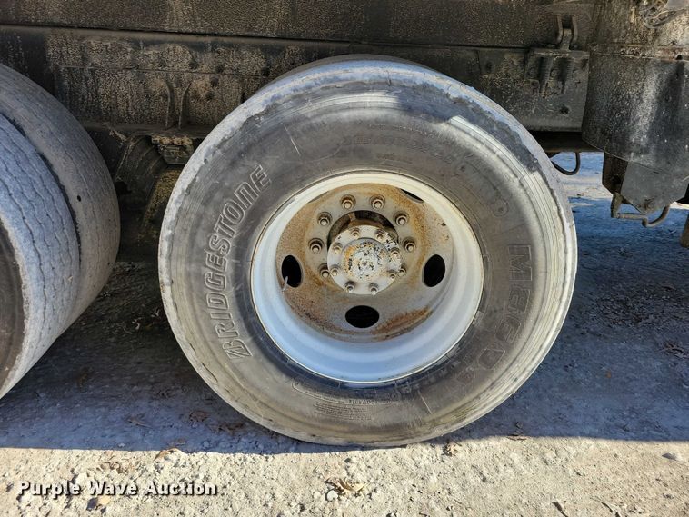 image for item DX6601 2004 Mack  600 refuse truck