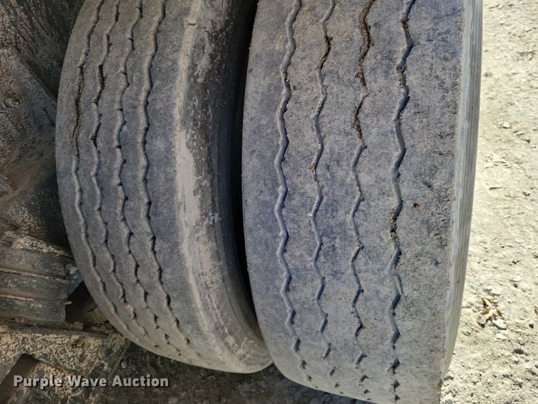 image for item DX6601 2004 Mack  600 refuse truck