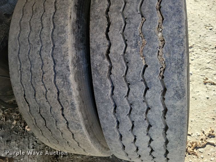 image for item DX6601 2004 Mack  600 refuse truck