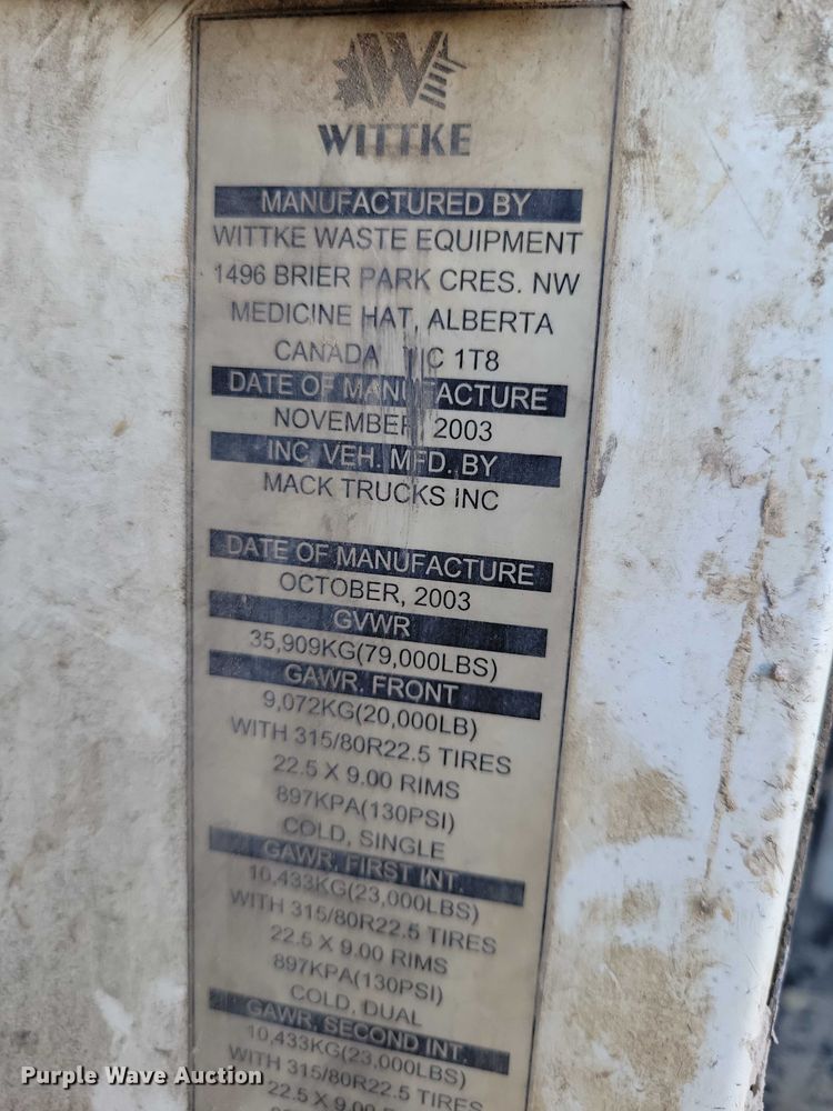 image for item DX6601 2004 Mack  600 refuse truck