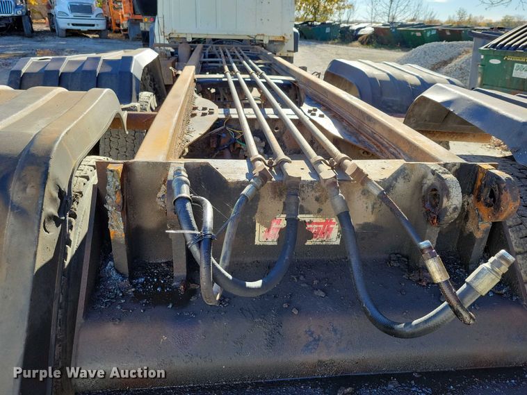 image for item DX6602 1988 Ford L8000 truck cab and chassis