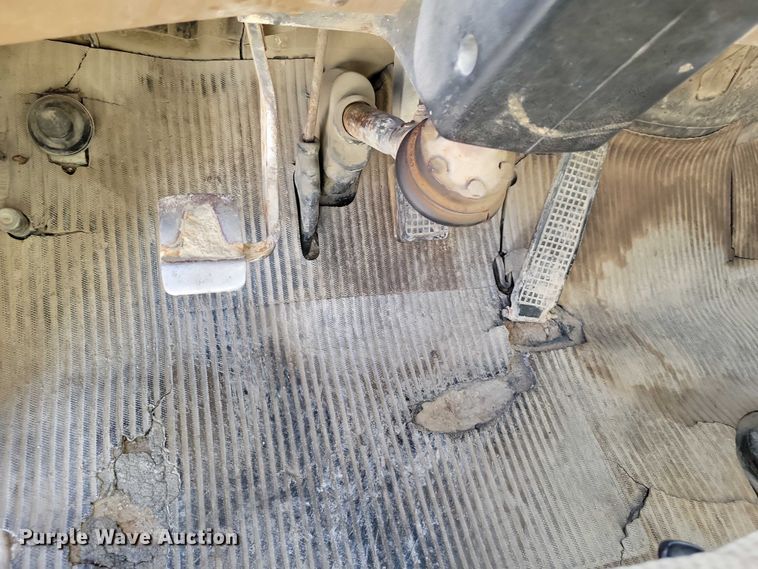 image for item DX6602 1988 Ford L8000 truck cab and chassis