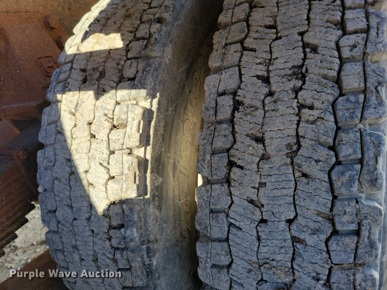 image for item DX6602 1988 Ford L8000 truck cab and chassis