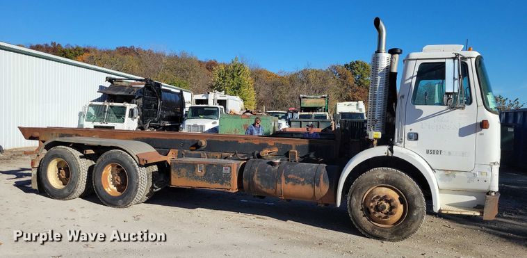 image for item DX6603 1986 White Xpeditor WX roll-off container truck