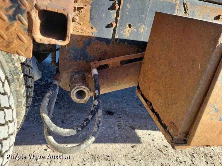 image for item DX6603 1986 White Xpeditor WX roll-off container truck