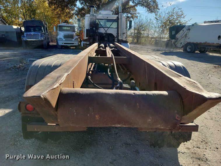 image for item DX6603 1986 White Xpeditor WX roll-off container truck