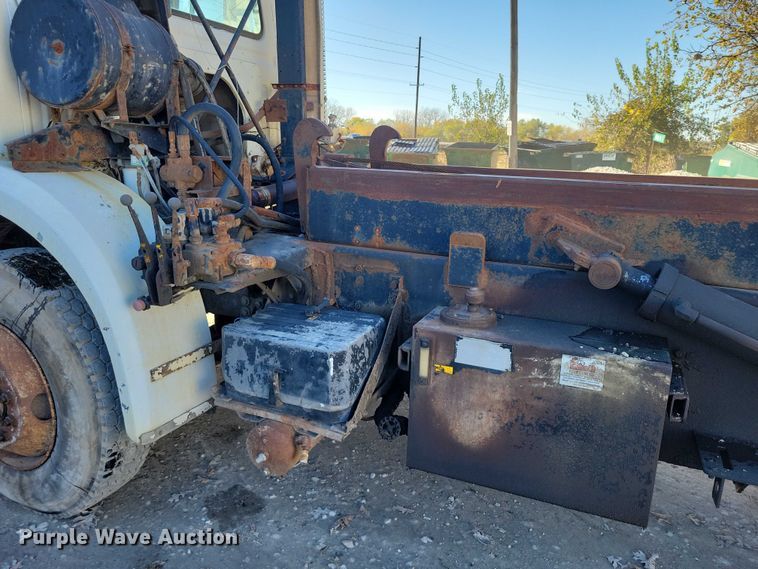 image for item DX6603 1986 White Xpeditor WX roll-off container truck