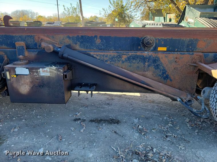 image for item DX6603 1986 White Xpeditor WX roll-off container truck