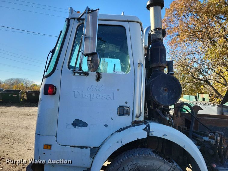 image for item DX6603 1986 White Xpeditor WX roll-off container truck