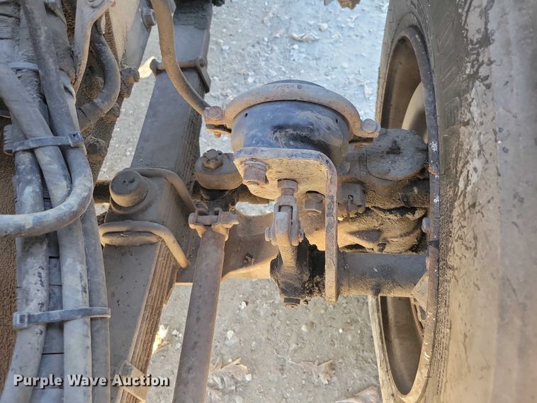 image for item DX6603 1986 White Xpeditor WX roll-off container truck