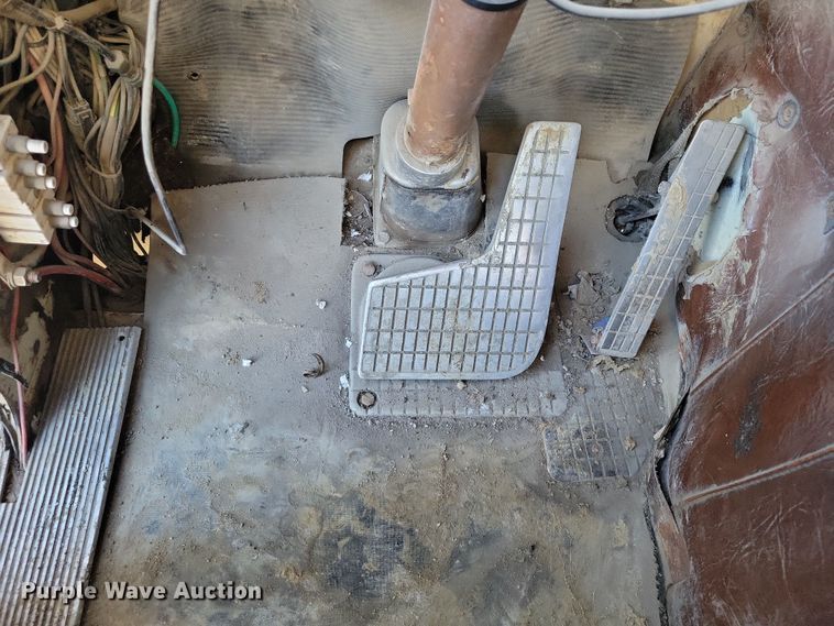 image for item DX6603 1986 White Xpeditor WX roll-off container truck