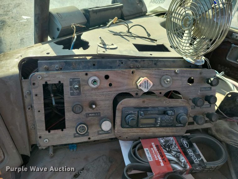 image for item DX6603 1986 White Xpeditor WX roll-off container truck