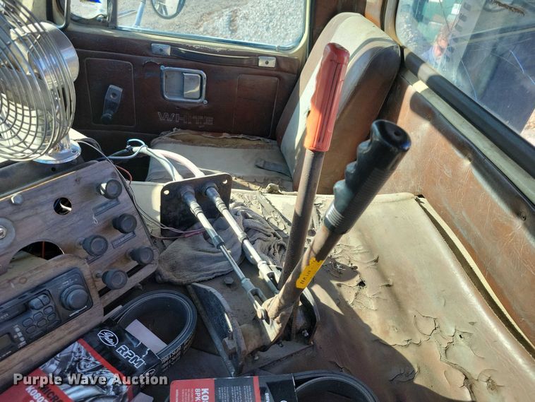 image for item DX6603 1986 White Xpeditor WX roll-off container truck