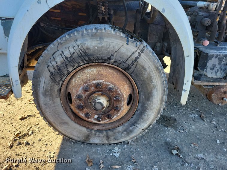 image for item DX6603 1986 White Xpeditor WX roll-off container truck