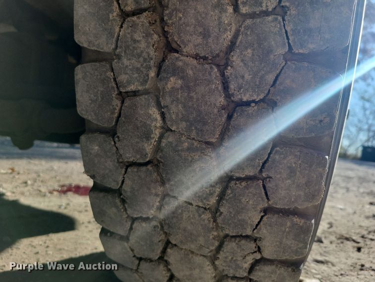 image for item DX6603 1986 White Xpeditor WX roll-off container truck