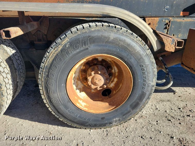 image for item DX6603 1986 White Xpeditor WX roll-off container truck