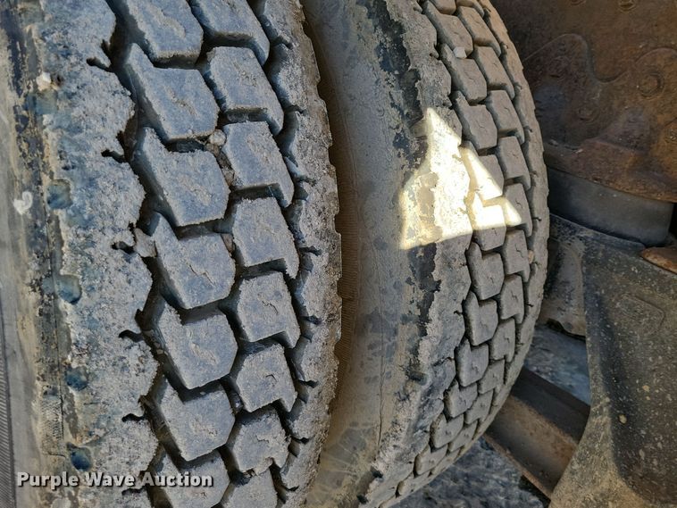 image for item DX6603 1986 White Xpeditor WX roll-off container truck