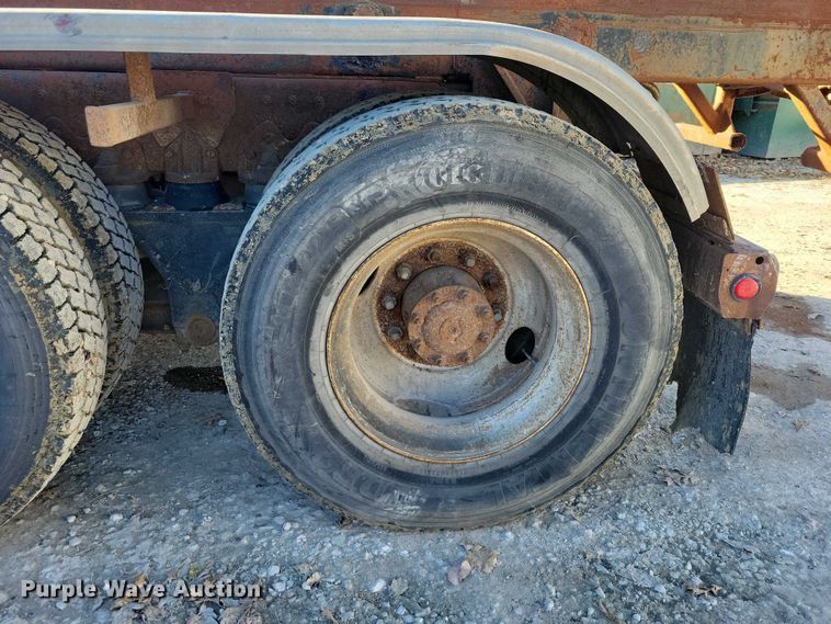 image for item DX6603 1986 White Xpeditor WX roll-off container truck