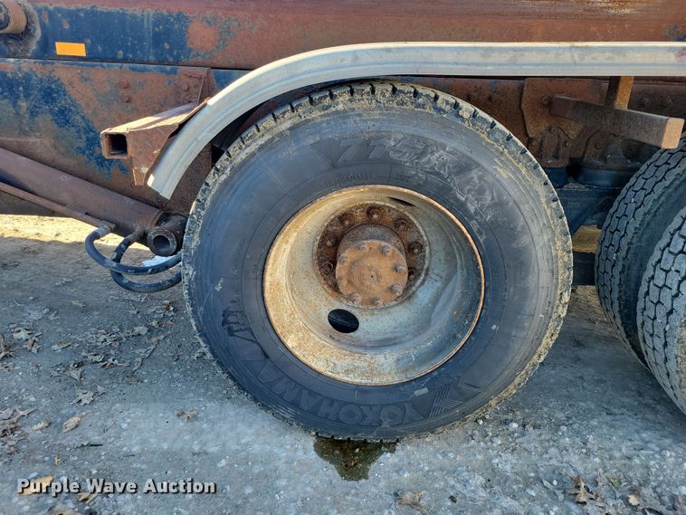 image for item DX6603 1986 White Xpeditor WX roll-off container truck