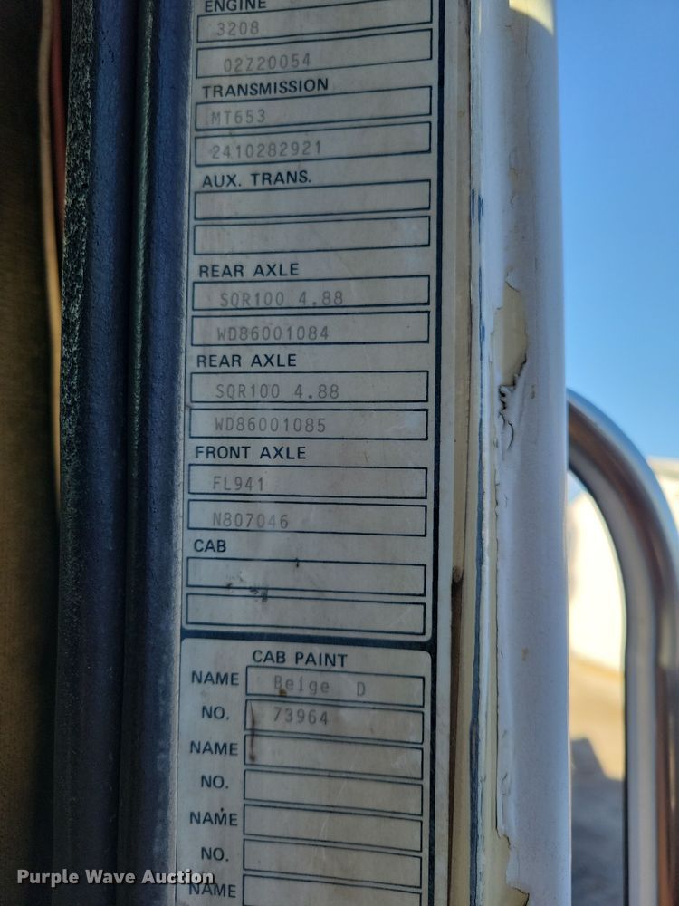 image for item DX6603 1986 White Xpeditor WX roll-off container truck