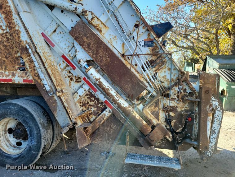 image for item DX6604 2009 Freightliner  Business Class M2 refuse truck