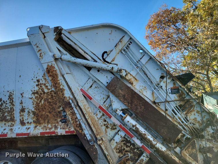 image for item DX6604 2009 Freightliner  Business Class M2 refuse truck