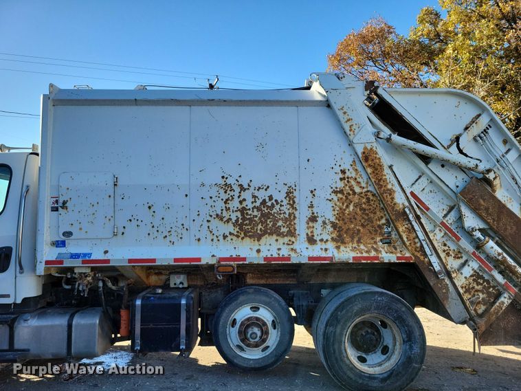 image for item DX6604 2009 Freightliner  Business Class M2 refuse truck
