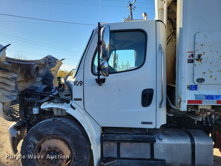 image for item DX6604 2009 Freightliner  Business Class M2 refuse truck