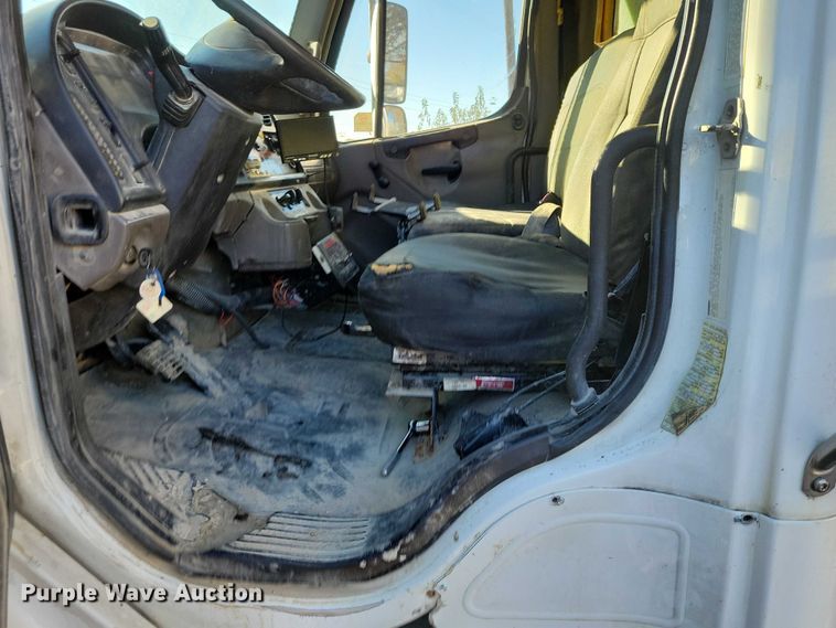 image for item DX6604 2009 Freightliner  Business Class M2 refuse truck