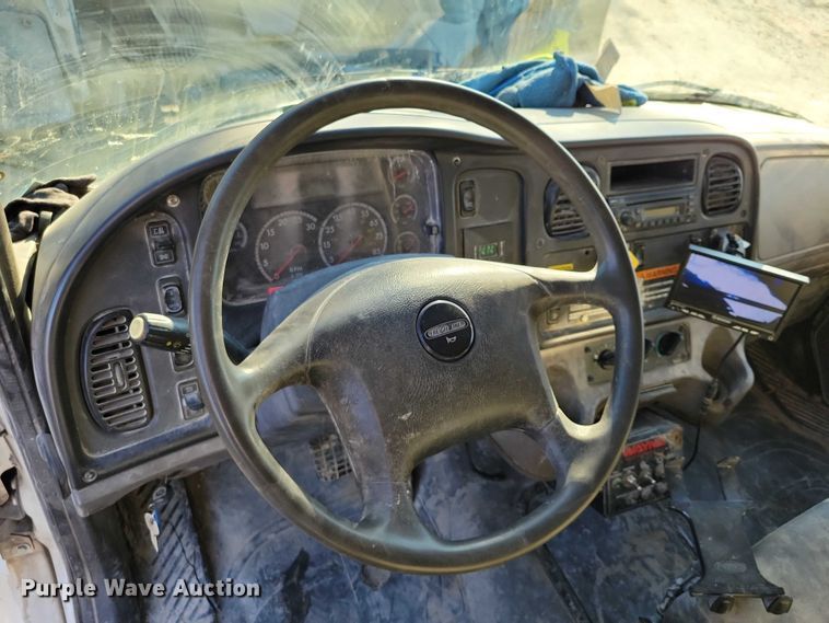 image for item DX6604 2009 Freightliner  Business Class M2 refuse truck