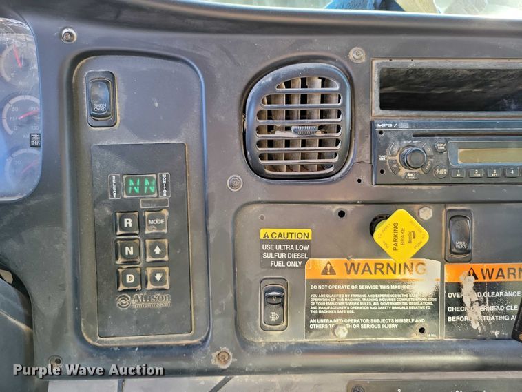 image for item DX6604 2009 Freightliner  Business Class M2 refuse truck