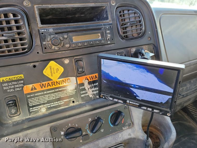 image for item DX6604 2009 Freightliner  Business Class M2 refuse truck