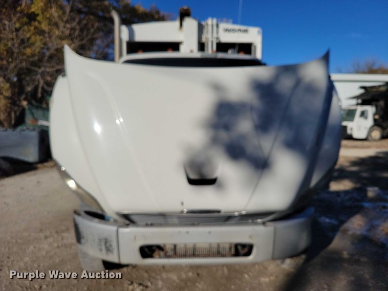 image for item DX6604 2009 Freightliner  Business Class M2 refuse truck